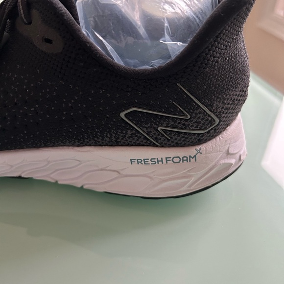 Mens New Balance fresh foam - Picture 3 of 6